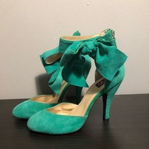 Green Leather Bow Heels